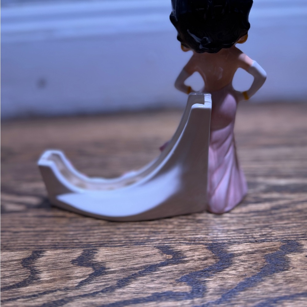 Vintage Betty Boop collection figure that works as a photo frame. - Picture 4 of 5